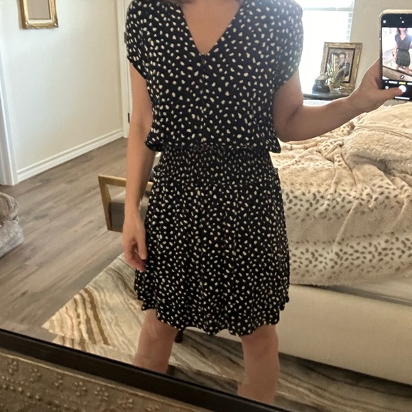 Super Cute mini dress! Short sleeves. Buttons details on the front! - Picture 2 of 9